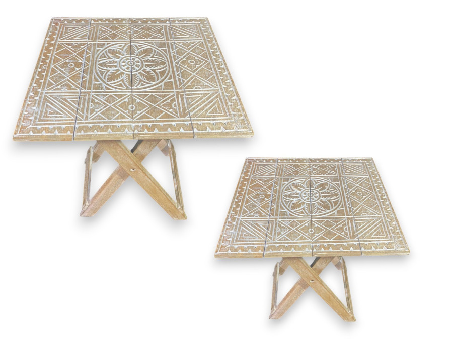 MESA Y TABURETE GRAVADOS